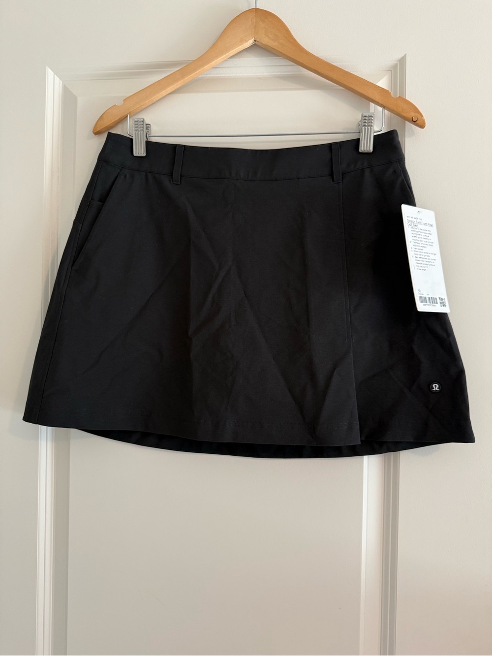 NWT Lululemon Stretch Twill Front Pleat Golf Skirt BLK Size 30